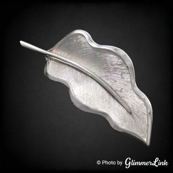 Vintage Crown Trifari Long Wavy Leaf Textured Silver Tone Brooch - Picture 3 of 9
